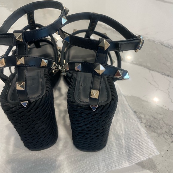 Valentino Garavani Black Wedge Sandal - worn once size 39 - Picture 1 of 8